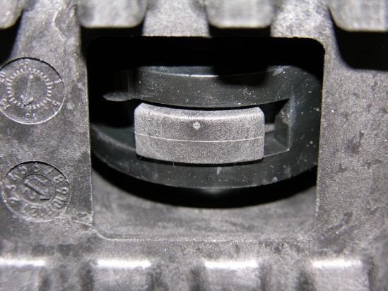 Figure 23: Crank Drive Ring Knob i) The Vertical Spring loops must be engaged in the Base s internal hooks. (See Figure 24).