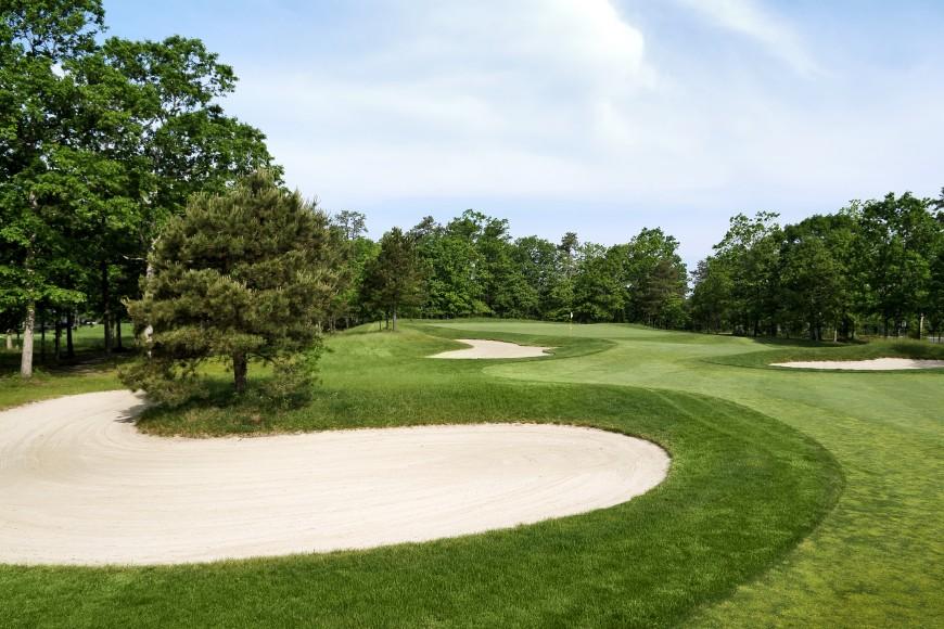Ron Jaworski s Blue Heron Pines Golf Club Outing Specials Outing Package includes: 18 Holes of Golf Golf Cart Shotgun or Consecutive tee times (based on number of golfers) Bag Drop Services Beverage