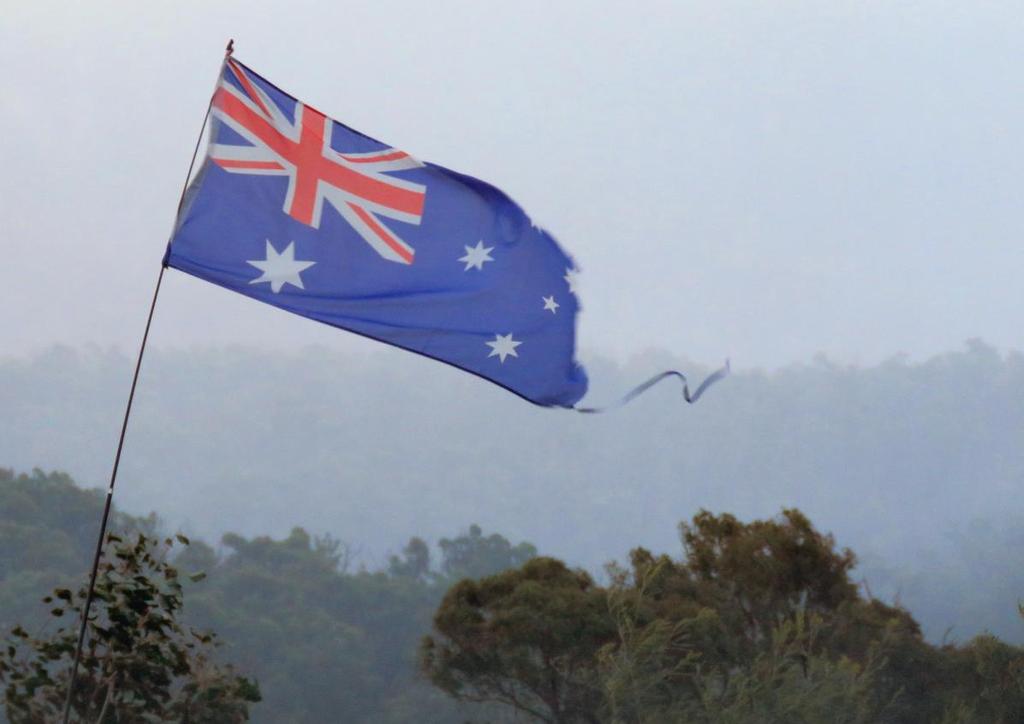 T HE A U S T R A L I A N N A T I O N A L F L A G There have been two alterations to the Australian National Flag since 1901 The first was approved by King Edward VII on 11 February 1903 when changes