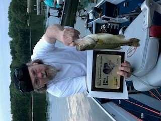 2018 Big Bass Tournaments (Member/Guest) Arlen Bailey, multi-year winner of WOLA Monthly Big Bass Tourneys, with his 1.7 lb. Big Bass from June, 2017 (left) and Chris Boetcher with his 5 lb.