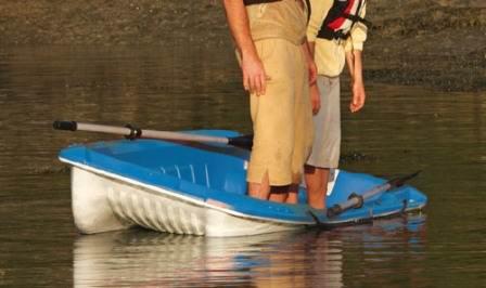 Integrated handles are user friendly The various carry handles make the boat easy to carry for one or