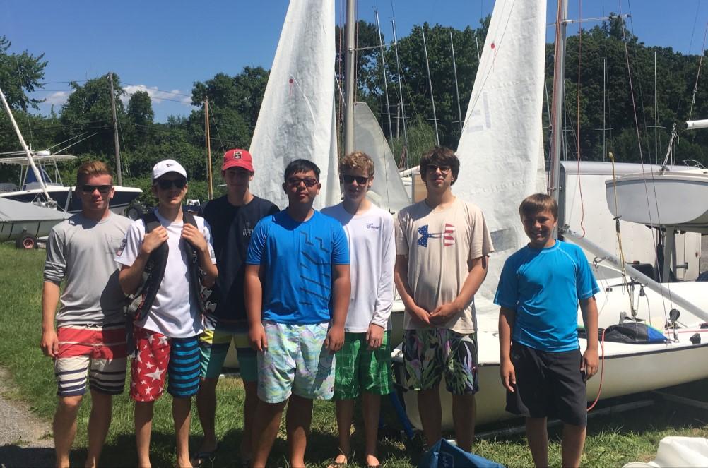 BEGINNER 420 (age 12-16 Learn to Sail 420) This course is for older and larger sailors who are new to sailing, or younger sailors with some experience but who are new to the Club 420.