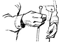 Pass the rope to your right hand, holding it in the same position Fig. 1. Bring the end without the knot (A) to your fingers Fig. 2. Release the end without the knot with a snap.