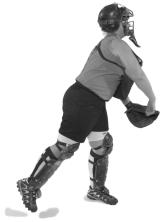 142 oaching Youth Softball makes the throw by transferring weight from the back leg to the front leg, staying low, rotating the shoulders, and following through (see figure 8.56).