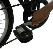 NOTE: The Left Pedal must be fitted anti-clockwise while the Right Pedal must be fitted clockwise. Adjustment & Checking 1.
