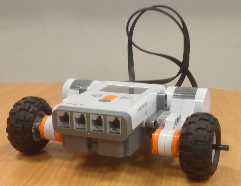 Robot Mindstorms Mae'r robot LEGO Mindstorms NXT yn becyn rhaglenadwy y gellir ei ddefnyddio i greu nifer o robotiaid gwahanol!