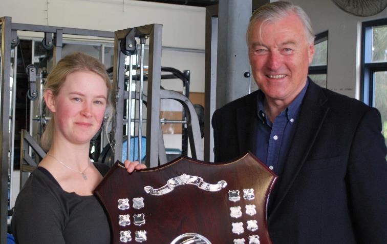 Sydney Rowing Club receives the Sid Sharp Tray from Stephen Donnelly, President, Rowing NSW The Kayser