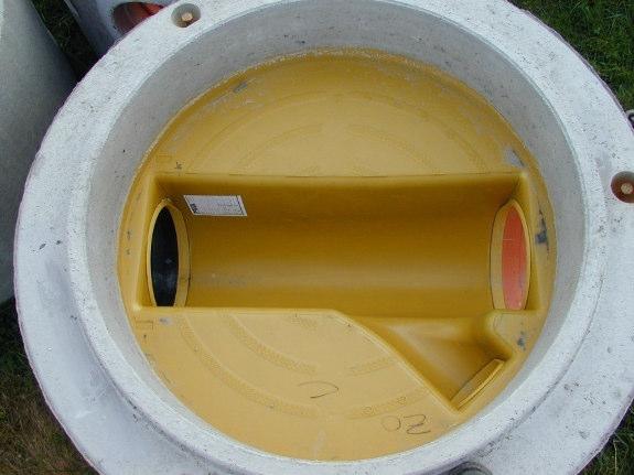 Concrete and plastic - with PREDL -manhole-baseliners a