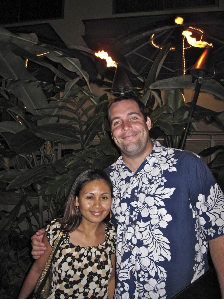 Sina Kyle at Joan Bartholomew ng Honolulu noong 2006!