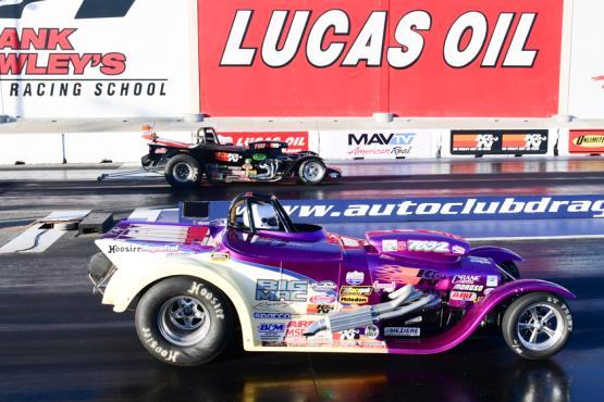 Wiechmann s perfect light wins Champion Cooling Pro Gas race By Bob Johnson Auto Club Dragway February 4, 2018 Paul Wiechmann has been racing with the Southern California Pro Gas Assoc.