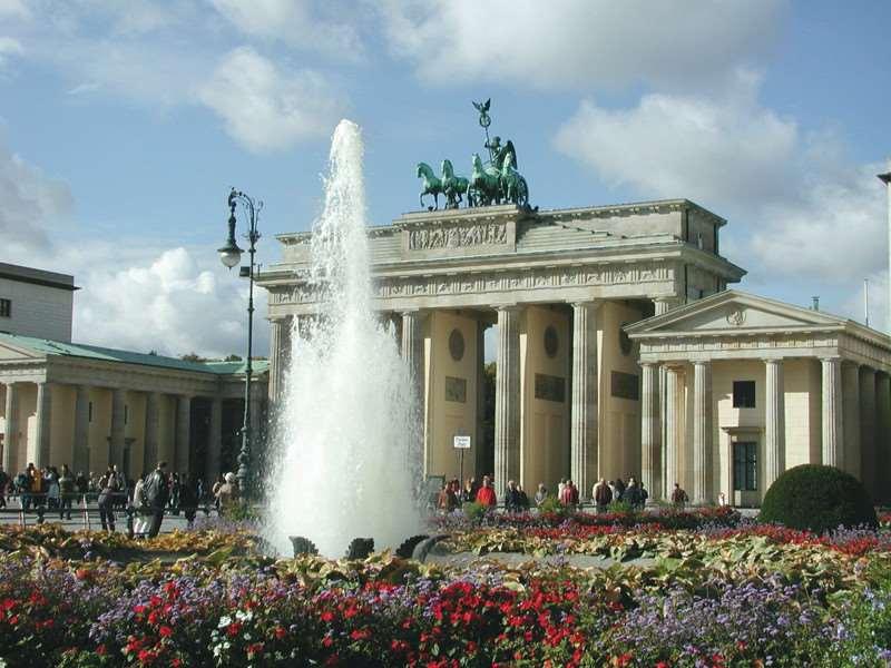 Germany - Berlin Lakes Bicycle Tour 2019 Individual Self- Guided 8 days /7 nights The urban hinterland of Berlin is well-wooded, shaped by many lakes.