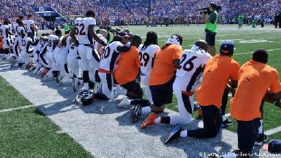 The Two Sides of the US National Anthem Protests in the NFL American sport and American politics have collided in a big way as protests during America's national anthem grow to new levels.