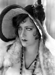 Gloria may josephine swanson Gloria May Josephine Swanson was born March 27, 1899 and died April 4, 1983. She was an American actress.