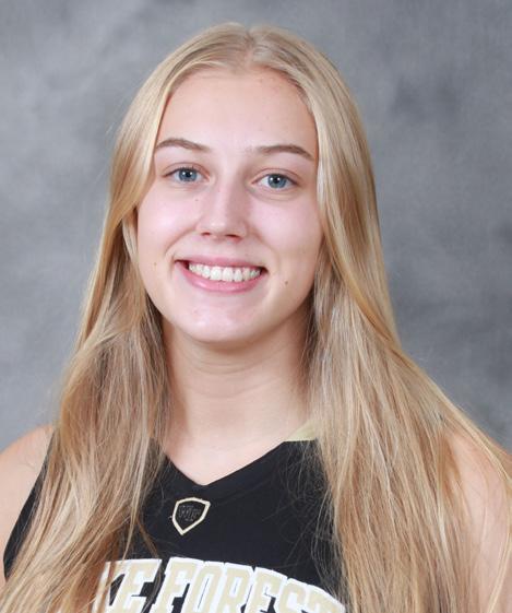 Ellen HAHNE G Fr. 5-11 Stockholm, Sweden Riksbasketgymnasiet Luleå 10 SEASON HIGHLIGHTS Started in her first game as a Demon Deacon, finishing with four points and two assists against Towson (Nov. 6).