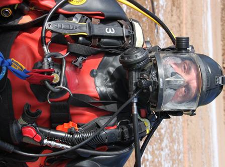 adjust, and compare full face masks Pre-dive safety check Pool session and open water proficiency dives NFPA standards CRITICAL SKILLS DIVER (CSD) training is Dive Rescue International s new two-day