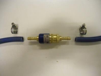 Quick and flexible extensions of hoses without tools make it easy to use short extensions, excessive hose lengths are avoided and risk of damage to the hose reduced The closing valve in a quick