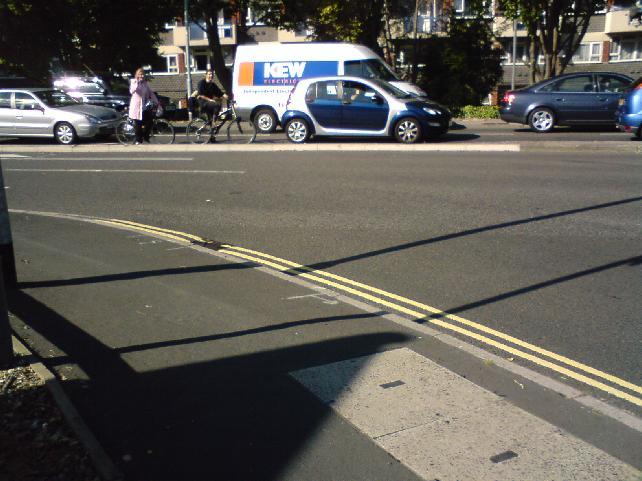 takes approximately 90 seconds. The path for cyclists to cross the junction is not obvious.