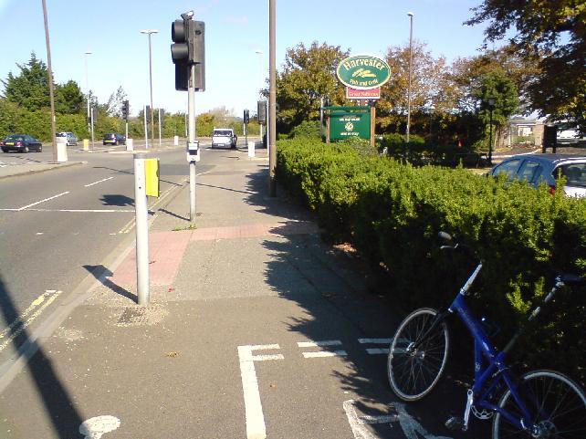 Commentary on Strategic Cycle Routes in Portsmouth - Annex A oblique angle if faced with oncoming cyclists.