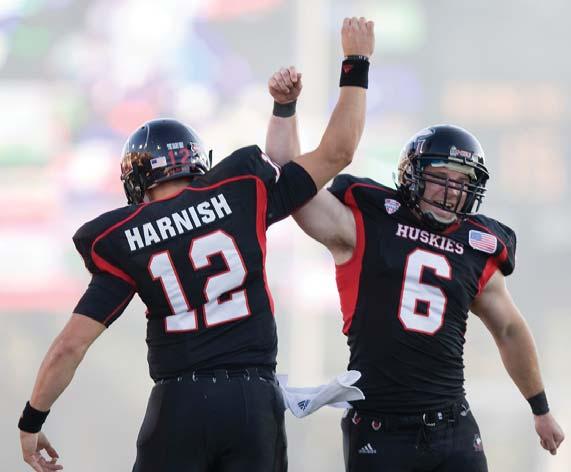 NIU HUSKIES FOOTBALL RECORDS Total Offense Chandler Harnish and Jordan Lynch led the best offenses in school history during their storied careers. year-by-year leaders Year Player, Pos.