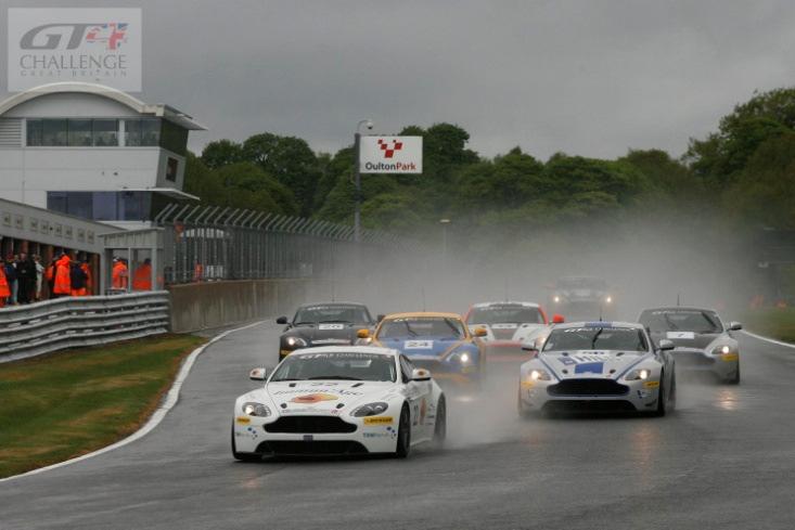 OULTON PARK The inclement weather continued to torment the paddock throughout the morning, creating constantly changing conditions.