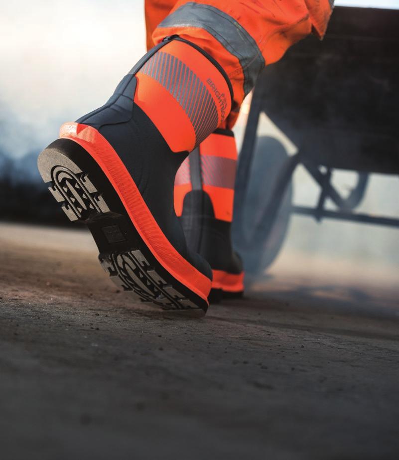 The World s First 360º Hi-Visibility Safety Boot Product compliant to EN ISO 20345