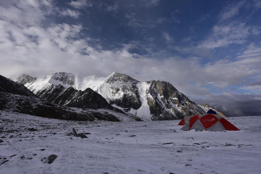 British-German 2018 Expedition to Rongdo Valley, Indian Himalaya First Ascent of Phokto Scheyok ( Black Pyramid Peak ) 6235m, East Karakoram 23 rd July, 2018 CHRONOLOGY 15 th July: left Leh at 08:30