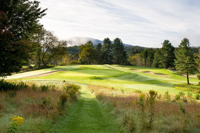 About Memberships at Stowe CC Stowe Country Club is communities golf course that offers incredibly value priced seasonal golf memberships. There are no initiations, no minimums, and no assessments.