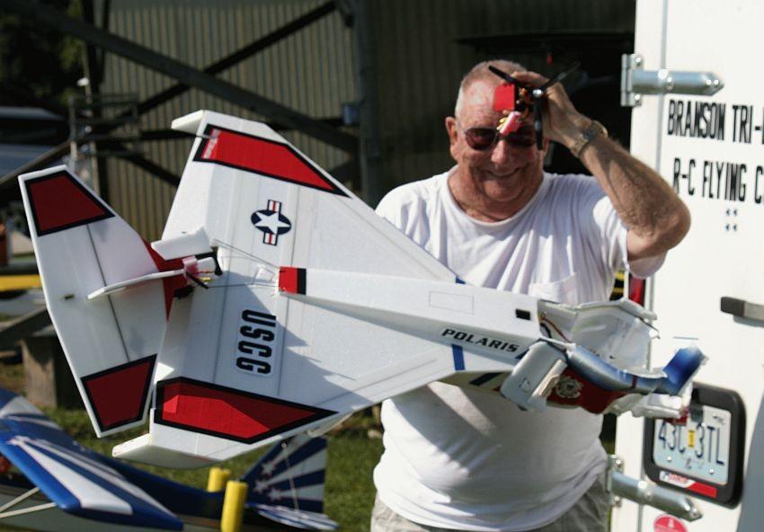 THE WINDSOCK PUBLICATION OF THE TRI-LAKES R/C FLYING CLUB EDITOR - DON JOHNSON - 272 SOUTH PORT LN Unit 33, KIMBERLING CITY, MO 65686 (417) 779-5340 e-mail donmaj@outlook.com CLUB WEB SITE http://www.