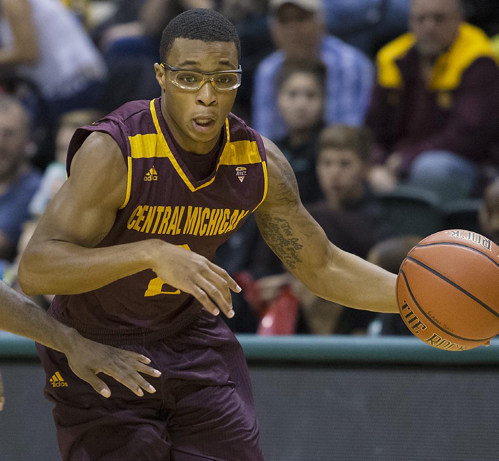 SEMIFINALS: Central Michigan 56, Cal Poly 53 Shawn Roundtree hit a 3-pointer with under 4 seconds remaining to lift CMU to the championship game.