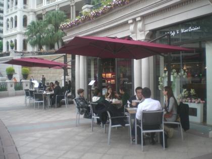 Tables or benches outside of restaurants/cafés (see