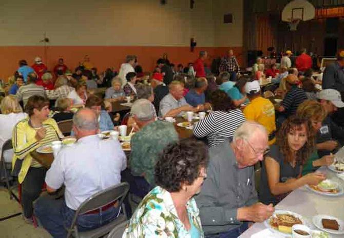 Large Complex Fundraisers Spaghetti Dinner Have the grocery store donate products to make spaghetti dishes or have members bring in dishes already prepared Charge for an all-you-can-eat dinner Host