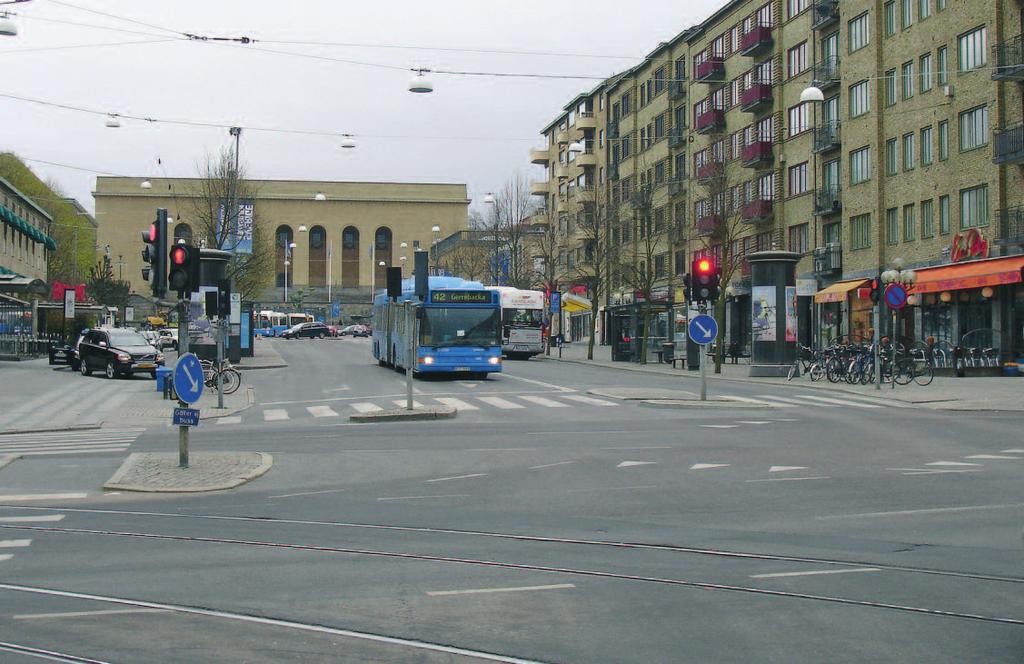 A B E R D E E N : C I T Y O F T H E F U T U R E Gothenburg City Centre In Gothenburg, the city centre s main street has priority for bus, tram, taxis.