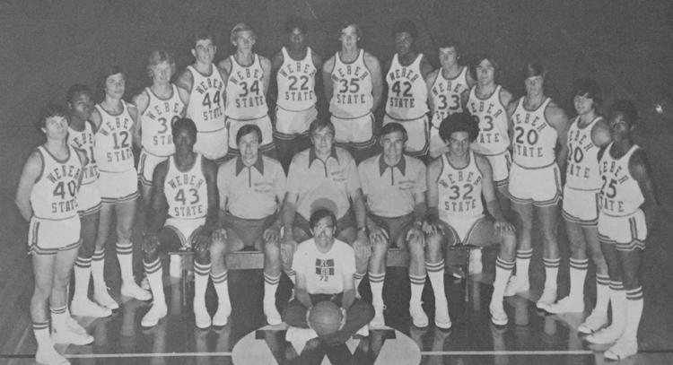 2015-16 WILDCAT MEN S BASKETBALL YEAR-BY-YEAR GAME RESULTS 1974-75 Overall: 11-15 Big Sky: 6-8 (5th) Home: 6-5 Road: 3-9 Neutral: 2-1 Front row (left to right): Earl Bullock (manager).