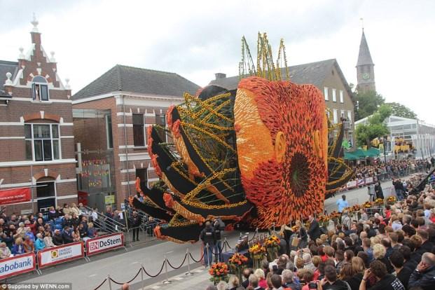 But did you know that on the first Sunday of September every year since 1936 the village of Zundert, Netherlands, birthplace of Vincent Van Gogh, has put on a flower parade of 19 floats