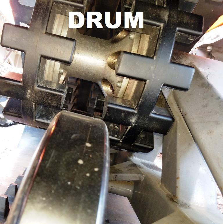 The drive sprockets on the XL consist of a pair of sprockets bolted to a drum, (see below), the drum could be steel or aluminum.