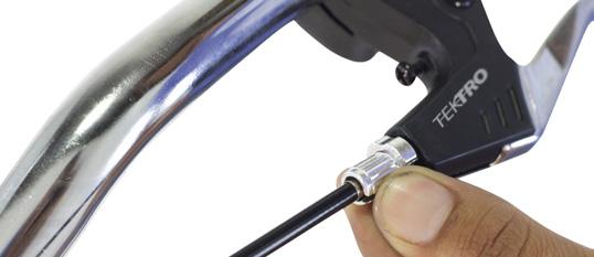 02 Attach the brake cable to the brake lever by squeezing