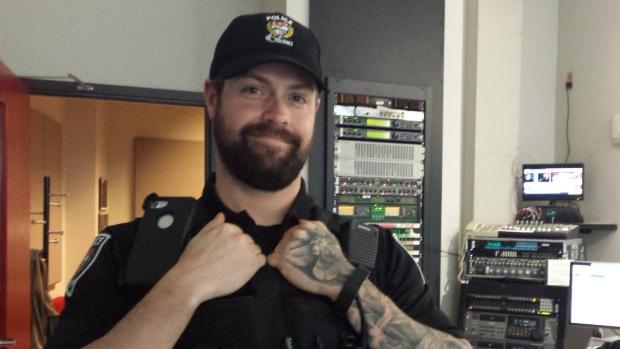 Cst Jonathan Hall @TheBeardedCop Would you fit test this officer?