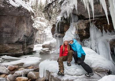 MALIGNE CANYON ICE WALK The Maligne Canyon Ice Walk is one of Jasper s most popular winter tours! A knowledgeable and informative guide will take you on a 3.