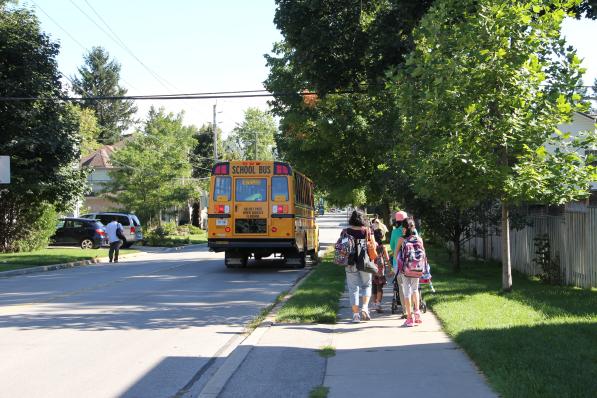 HOW TO BE SAFE WALKING OR SCOOTERING TO SCHOOL WHEN CROSSING STREETS Wherever possible, cross at stop signs, traffic signals, pedestrian crossovers and where school crossing guards are present.