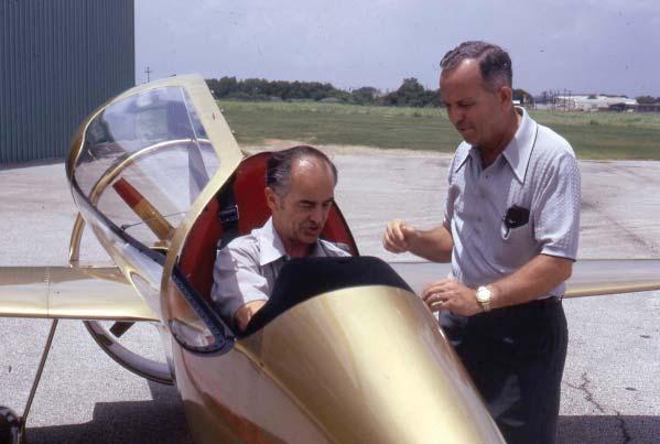 Cassutt s suggestions for modifi cations helped Texas Gem exceed 200 mph. #19 in the first Reno Air Races, just two years later.