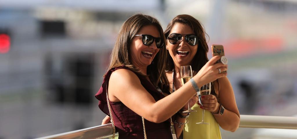 PREMIER Enjoy the famed Formula 1 Paddock Club hospitality on Friday, plus your Ligne De Départ seat on Saturday and Sunday.