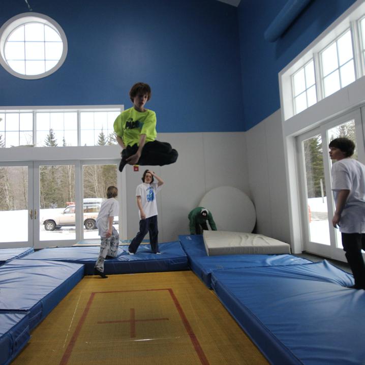The Phil s Hill Bag Jump Training Center The WVBBTS / SEF BagJump is a high-tech innovative tool for freestyle and snowboard athletes to learn and perfect their tricks!