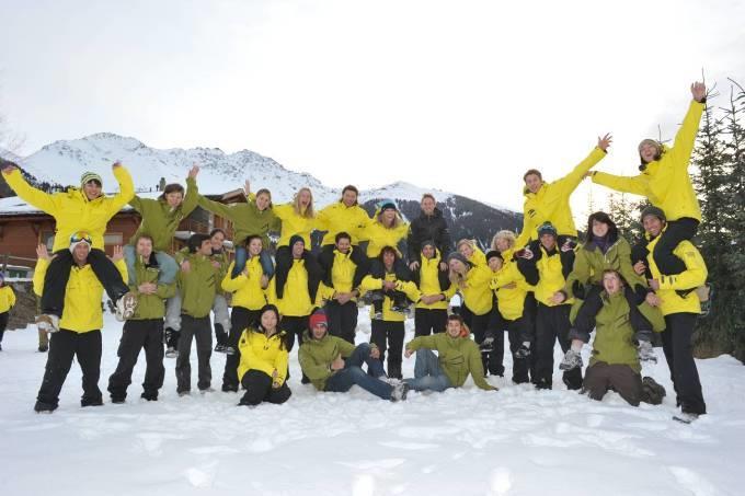 Les Elfes Winter Staff International & motivating Dynamic & sportive Experienced Trained by Les Elfes, special security training on a regular basis Accredited by the Swiss Ski School Each staff is