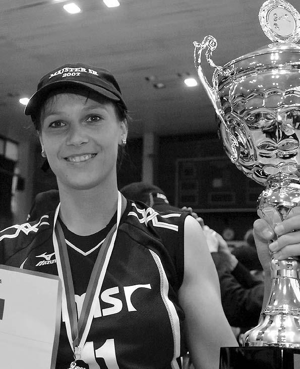 KRONIKA ŠPORTU 2007 VOLEJBAL V slovenskej extralige vybojoval premiérový titul VK Cityfarma Nové Mesto nad Váhom, Slovenský pohár vyhral VKP Bratislava.