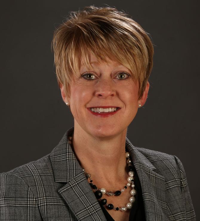 KRISTY CURRY Head Coach NORTHEAST LOUISIANA, 1988 Third Season CAREER HISTORY AND RESULTS UNIVERSITY OF ALABAMA, HEAD COACH, 2013-PRESENT Year Record Pct. SEC Record Pct.