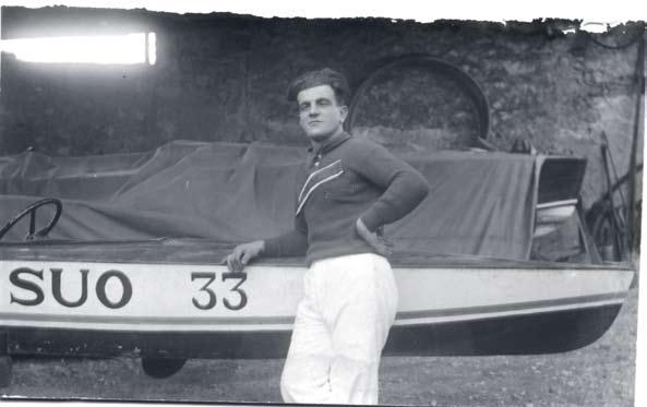 His father Egidio returned from a one-year trip to the USA in 1908 full of ideas and visions and started to build powerboats. Dino was an excellent mechanic and soon became famous as a boat racer.