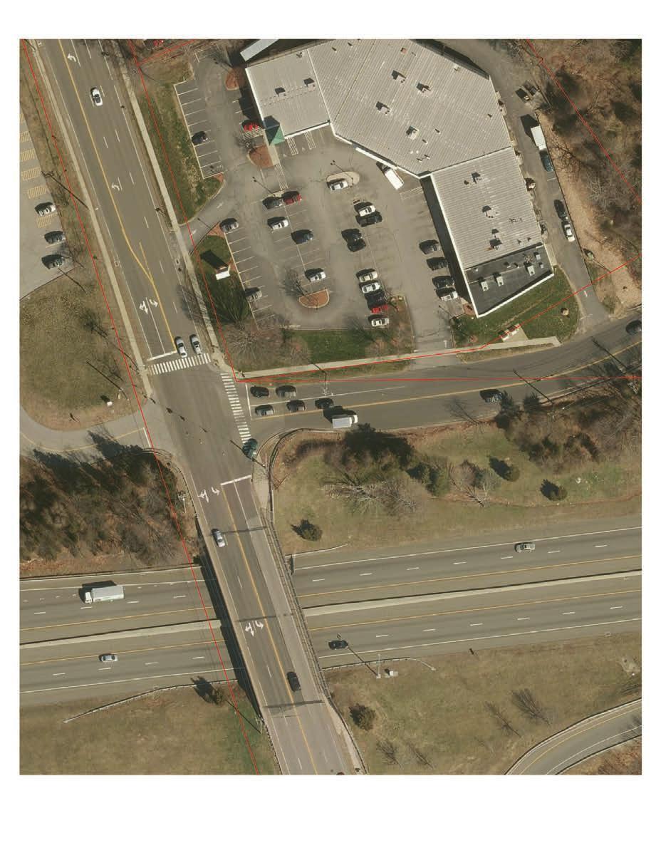 ROUTE 81 AT GLENWOOD ROAD Dangerous turning movements into Petco Plaza Crosswalk askew to traffic COMMUTER LOT DRIVEWAY GLENWOOD ROAD ROUTE 81 Uncomfortable pedestrian environment I-95 THE ISSUES
