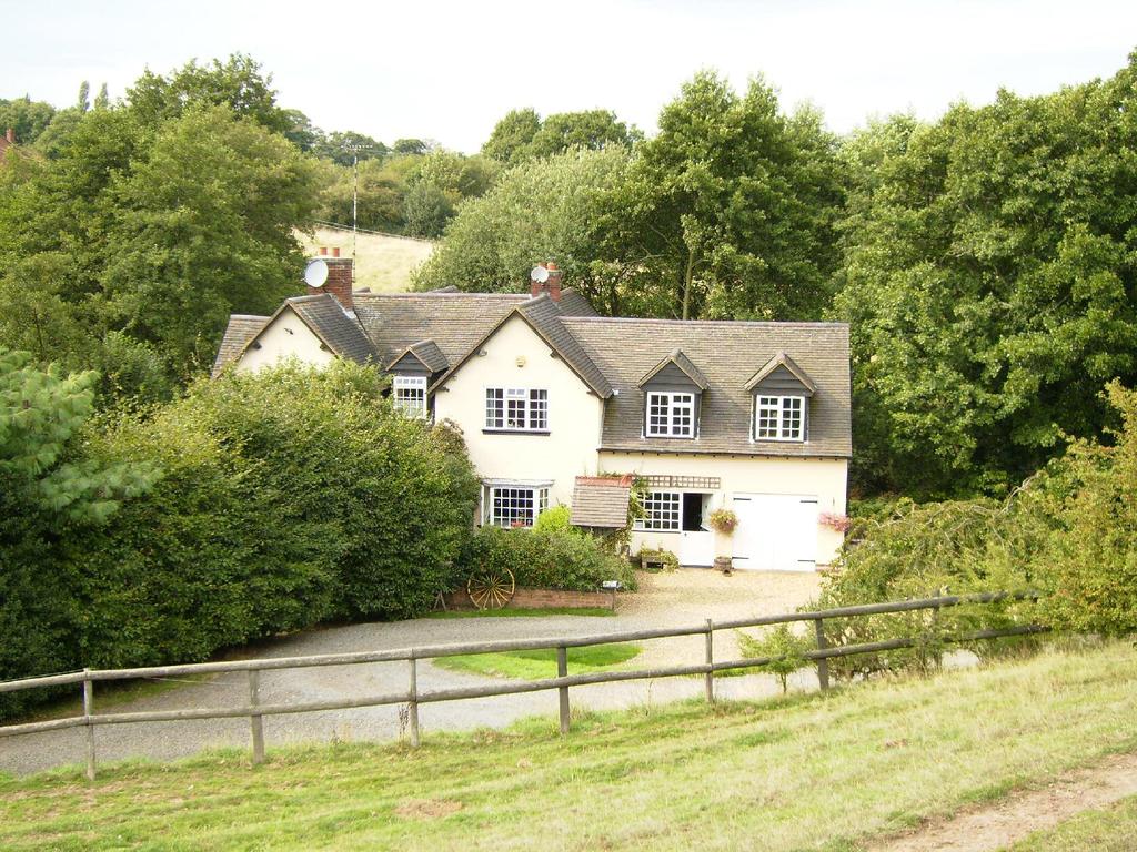GENERAL Rawn Hill Cottage, Mancetter is a superb country equestrian residence in a secluded GENERAL rural location, whilst still benefitting from being situated on the fringe of Mancetter and the