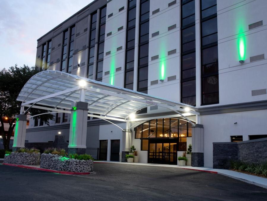 GENERAL INFORMATION HOTEL ACCOMMODATIONS Book your stay today by calling the Holiday Inn Downtown in Alexandria, LA directly at (318) 541-8333.