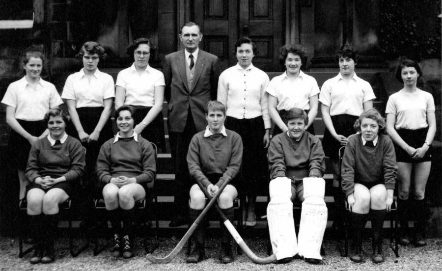 Hockey 1 st Team Photo contributed by Jacqueline Leonard. Thank you, Jacqueline. Some names have come from Dilys Hughes. Thank you, Dilys.
